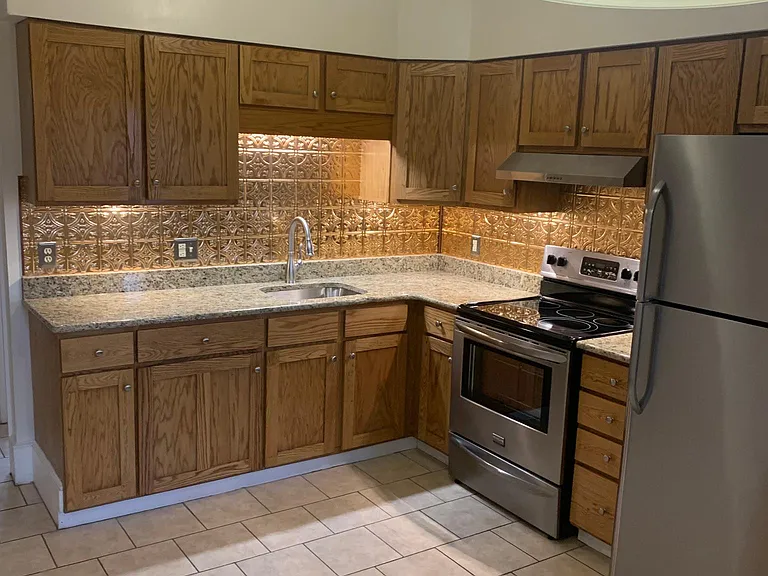 52-54 Webster St #4 — Photo 1