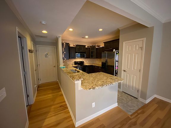 3rd image of 3190 Cobblestone Ln