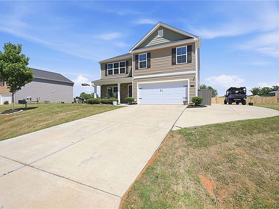 4th image of 1276 Hickory Point Dr