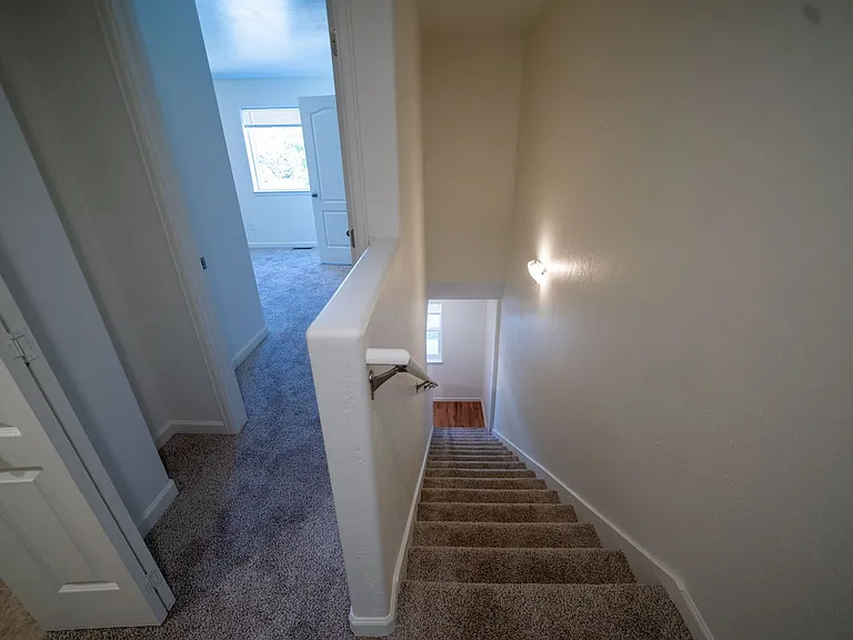 612 Mesa Canyon Ln #G — Photo 11