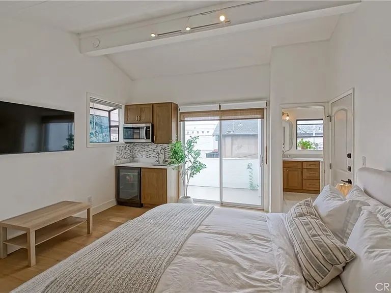 320 Marine Ave — Photo 36