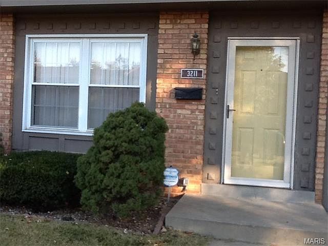 1st image of 3211 Carefree Ln