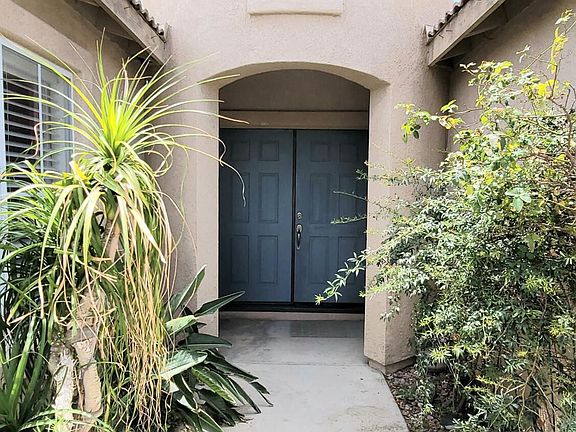 2nd image of 81189 Mariposa Cir