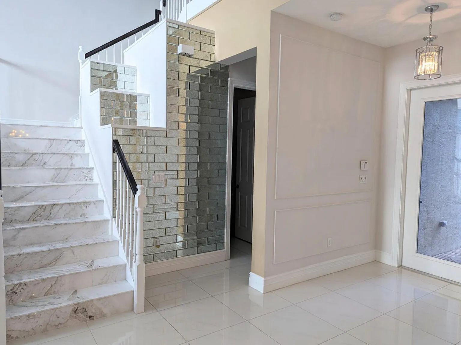 4 bed, 5.5 bath, 3537 sqft, $13,500 — Photo 4