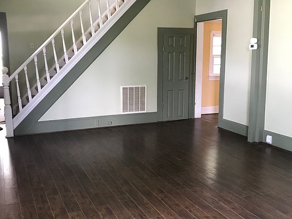 5th image of 760 Simpson St