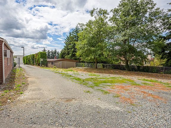 5th image of 4425 164th St SW