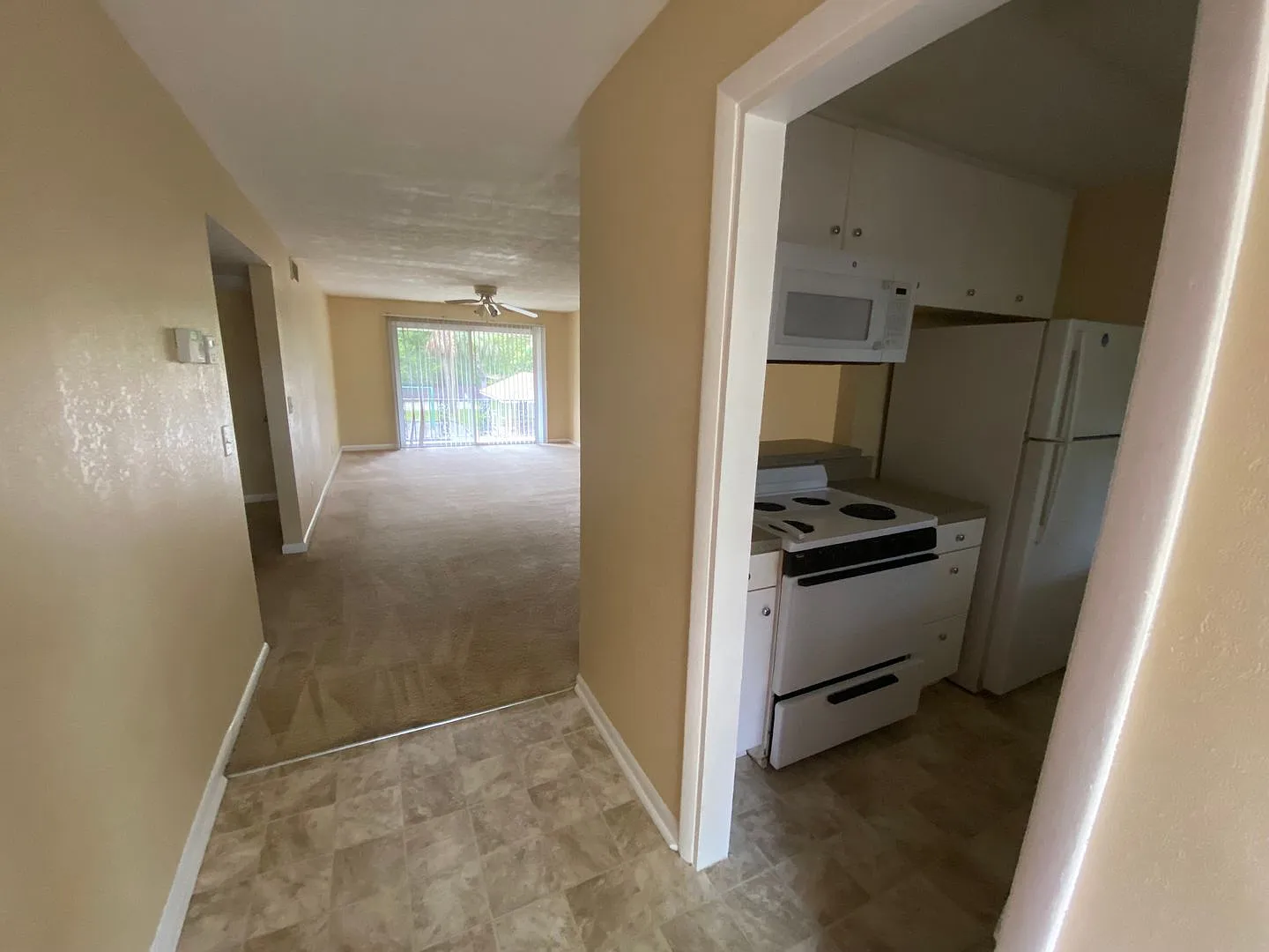 Creekside 2 bedroom 2 bath Condo Available mid September! — Photo 3