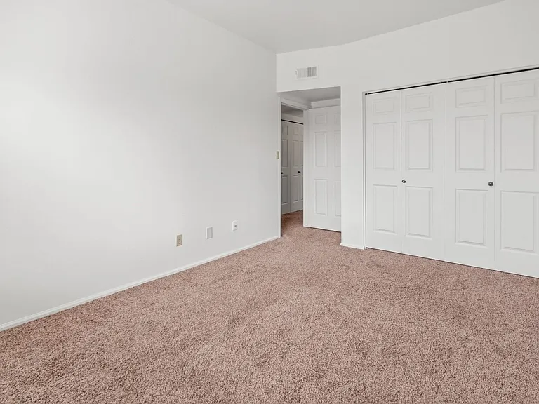 1017 E Maryland Ave #213 — Photo 18