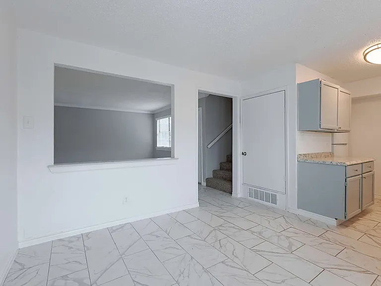 Ambassador Apartments — Photo 55