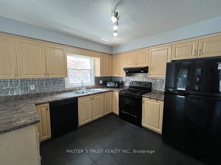 256 Bridlewreath St — Photo 3
