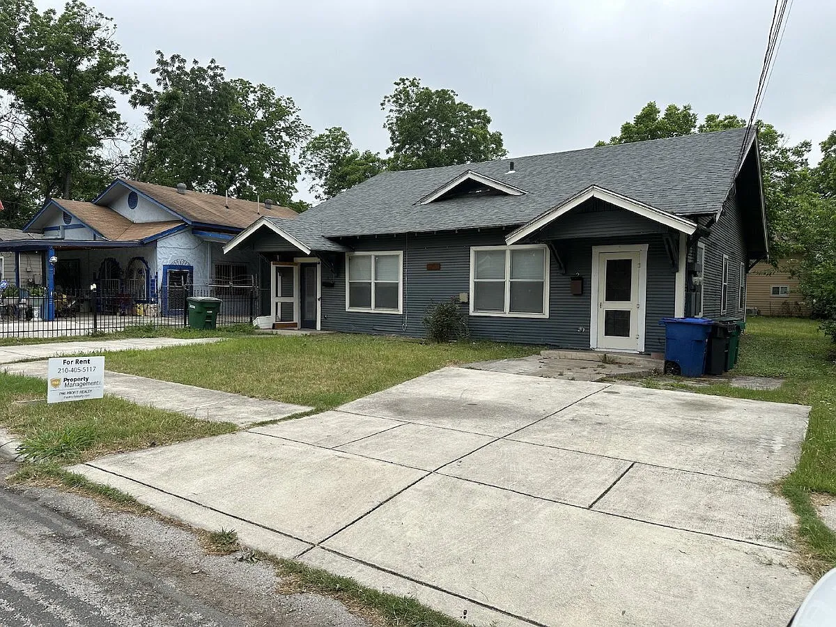 2 bed, 1.0 bath, 760 sqft, $1,045 — Photo 1