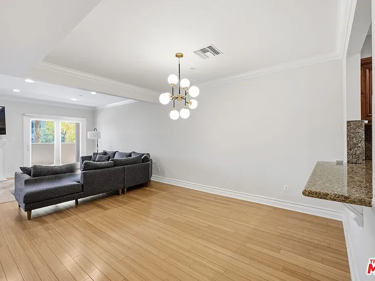 1838 Westholme Ave #203 — Photo 23