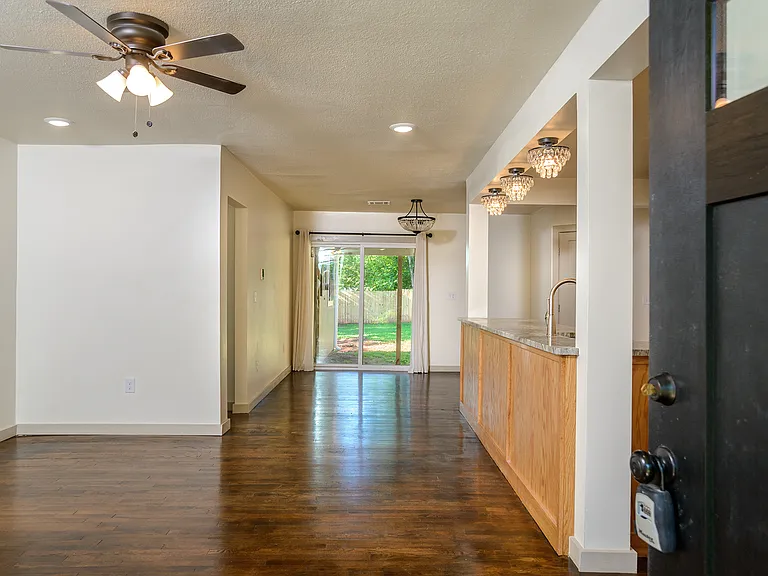 807 W Bennett Dr — Photo 9