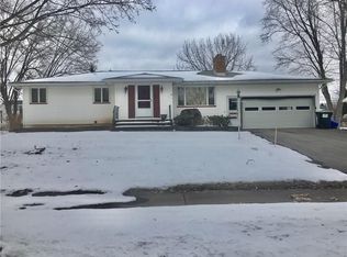 28 Flamingo Dr, Rochester, NY 14624