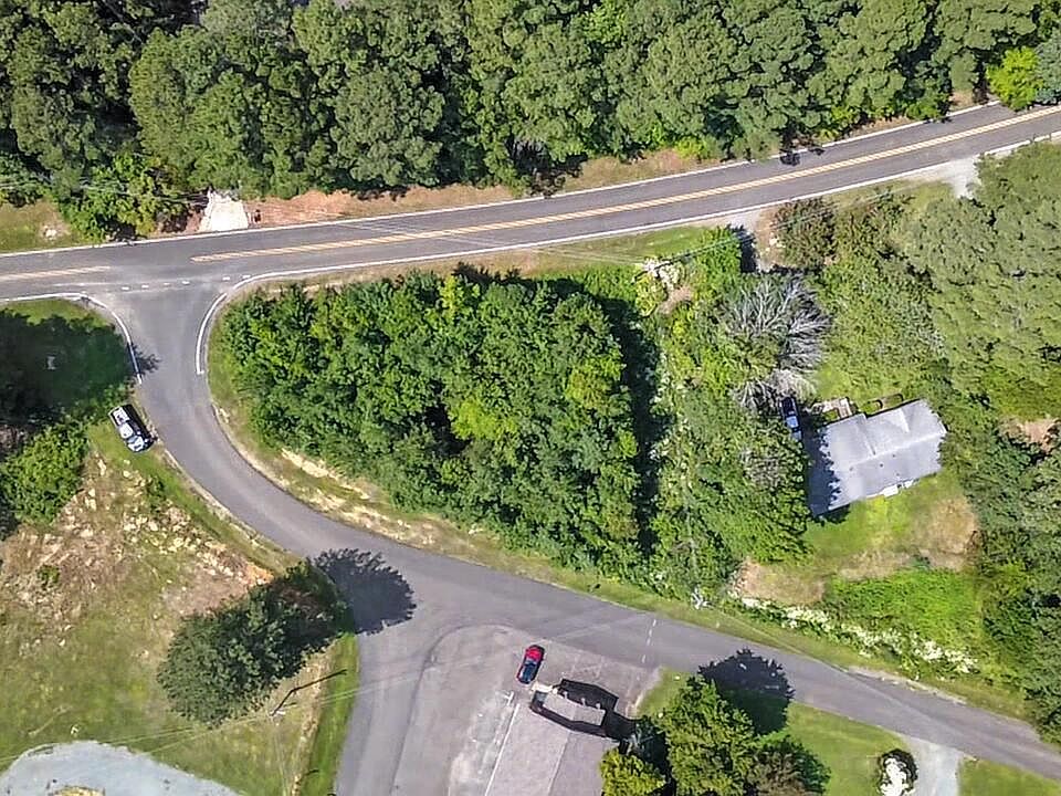 1st image of 607 Hatch Rd