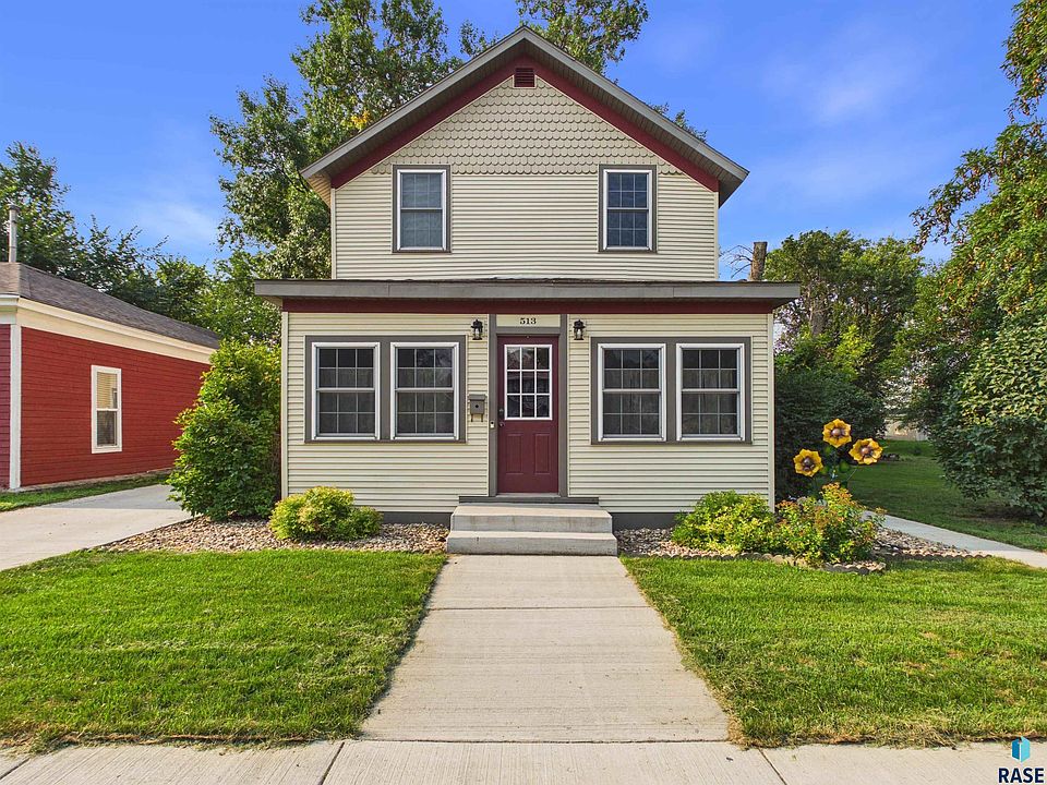 1st image of 513 SE 1st St