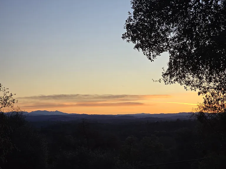 A beautiful color in the east right before sunrise.