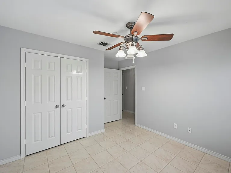 2913 Crawford St — Photo 6