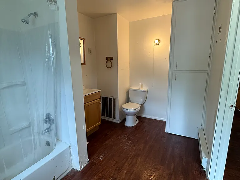 53 Hazel St #1L — Photo 3