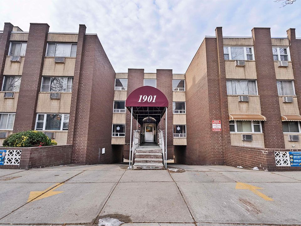 1st image of 1901 Kennedy Blvd APT 312