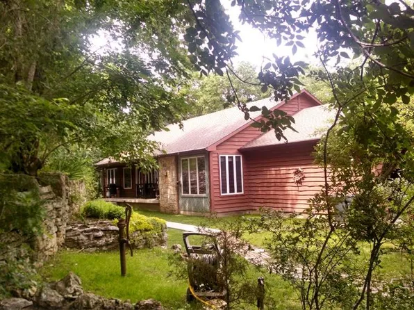 102 N Belfry St, Council Grove, KS 66846