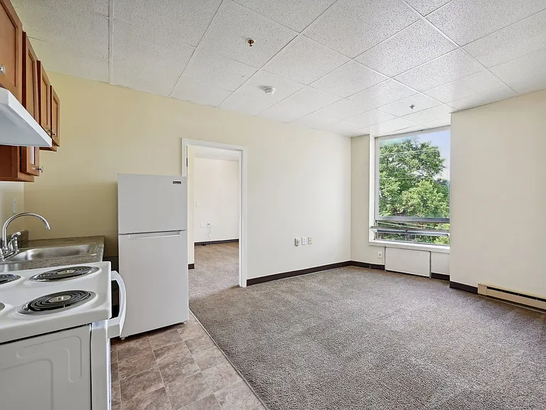 Franklin Park Apartments — Photo 11
