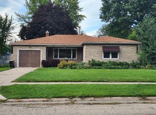 704 W 11th St, Sterling, IL 61081