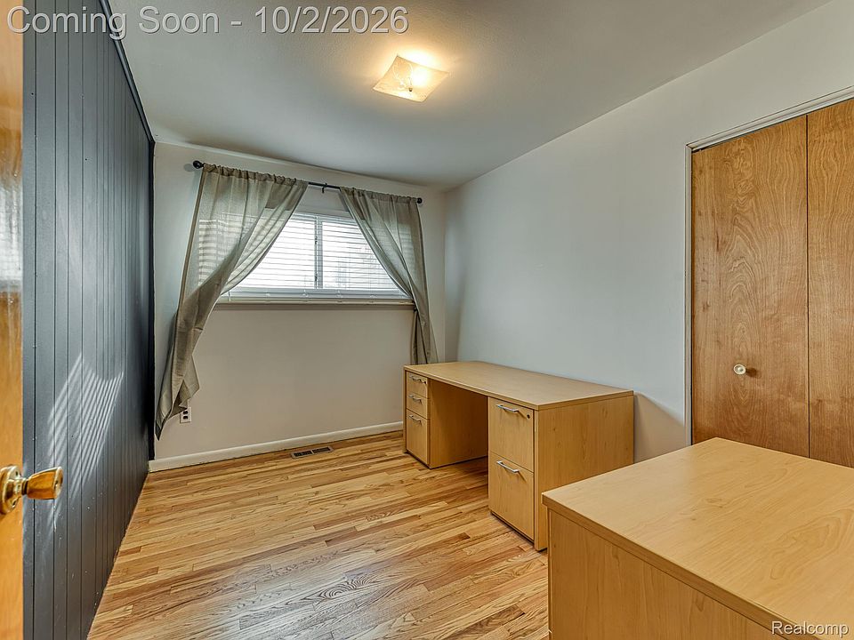 7275 Katherine St, photo 11