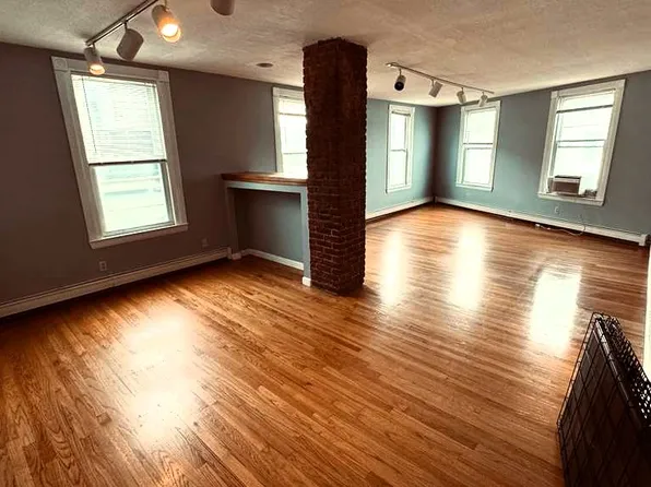 62 River St APT 3, Cambridge, MA 02139