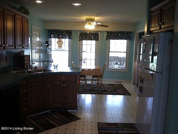 5th image of 434 Mill Brook Cir