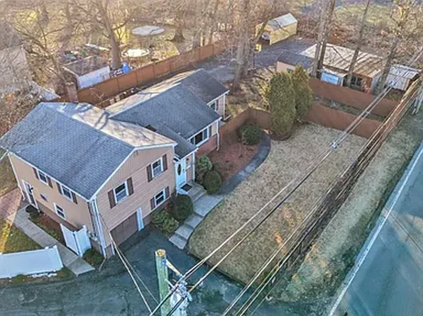 138 E Eckerson Rd, Spring Valley, NY