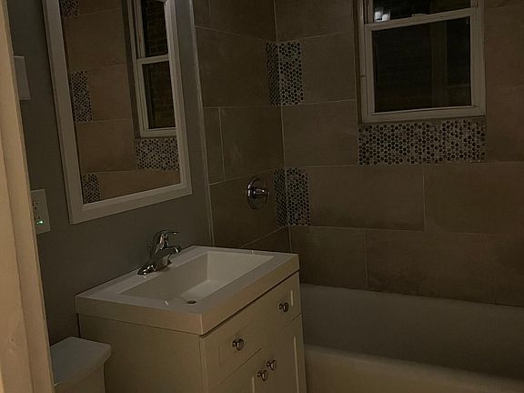3rd image of 1513 N Kolin Ave #2