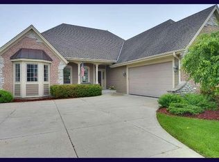 W126N6540 Sycamore Ln, Menomonee Falls, WI 53051