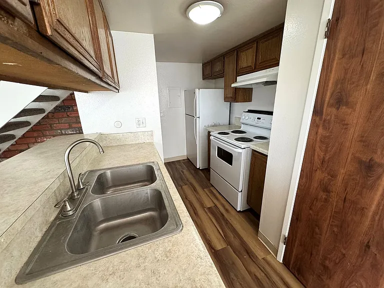 1212 Chalmette Ave — Photo 10