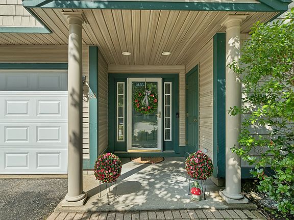 2nd image of 28 Deborah Ln #28