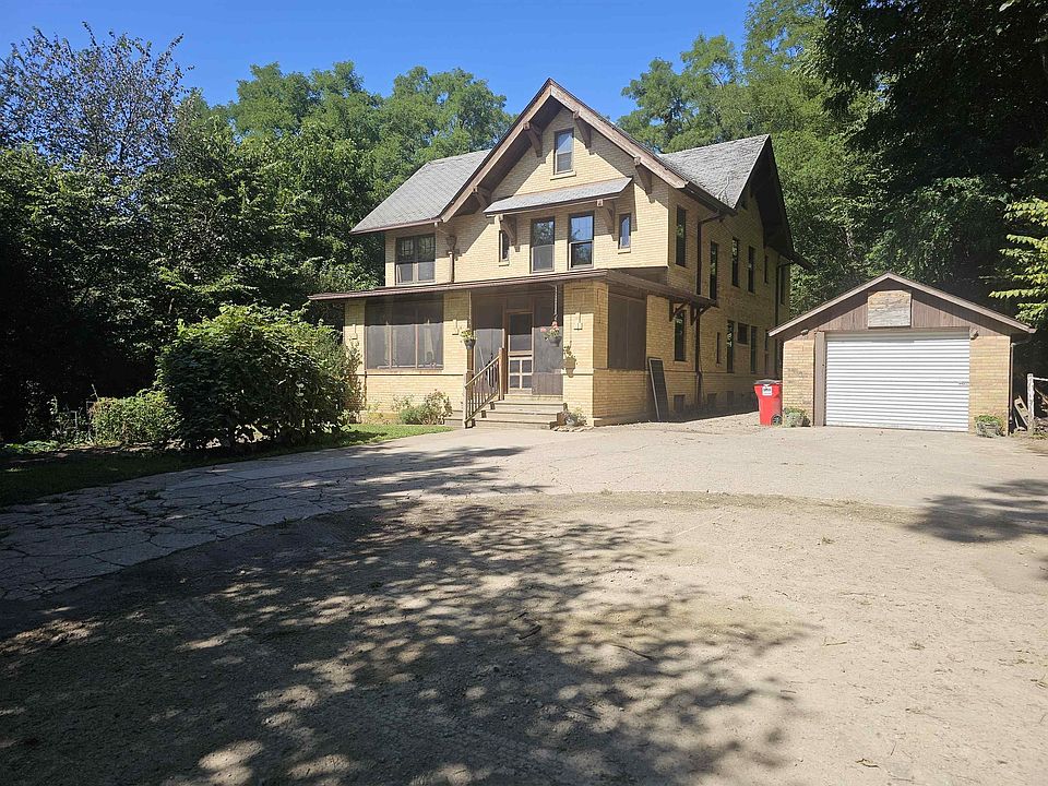 1st image of 1102 Mill St