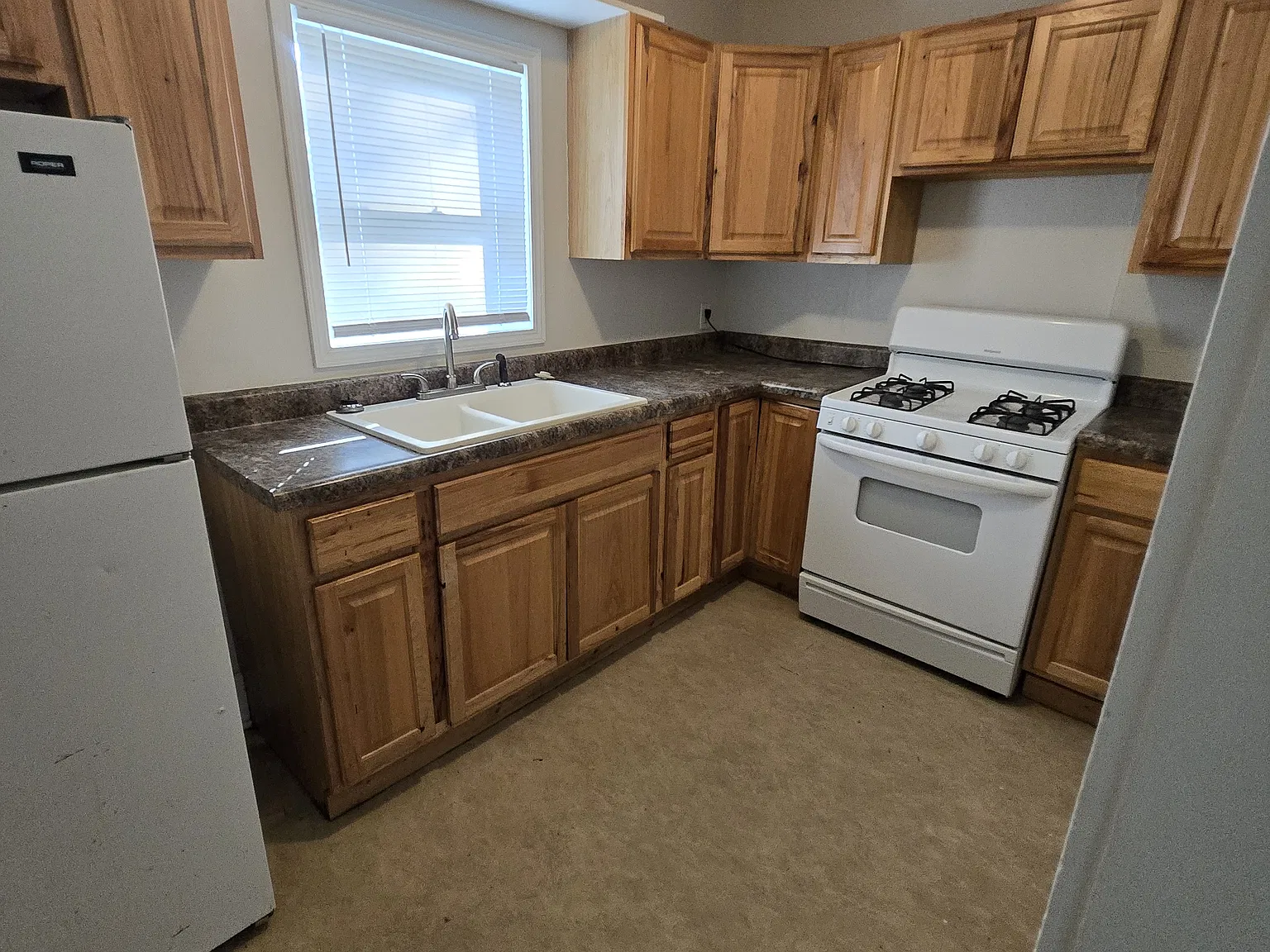 2 bed, 800 sqft, $995 — Photo 2