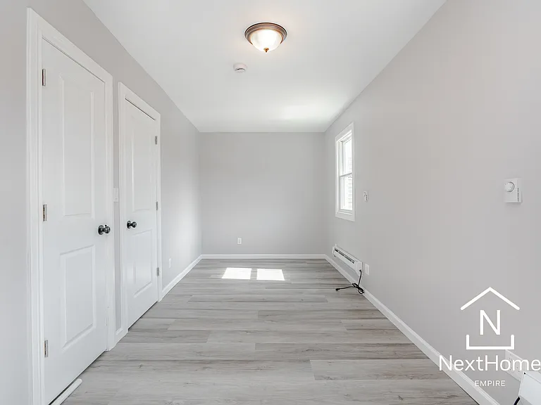 37-14 28th St #2 — Photo 6