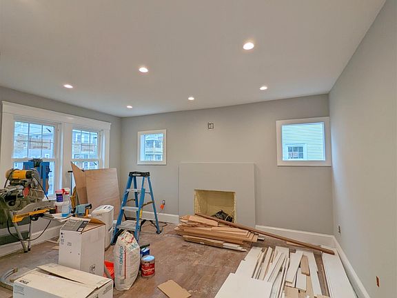 3rd image of 34 Brimmer St #U2