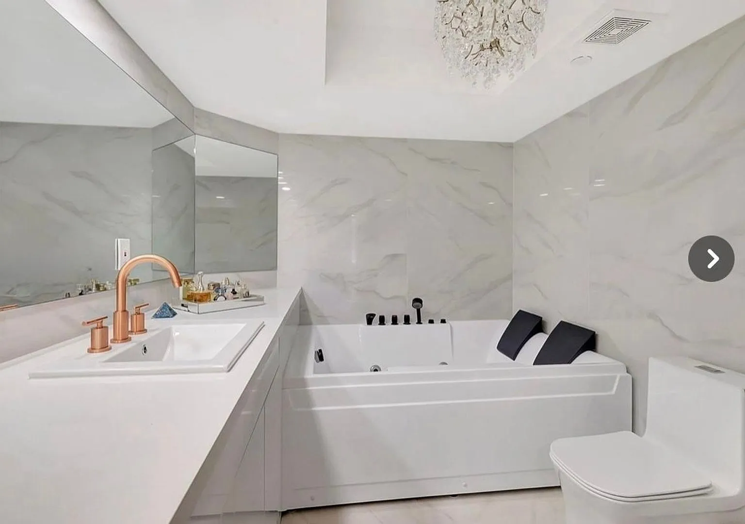 Spacious 2-Bed, 2-Bath Condo in the Heart of Sunny Isles Beach — Photo 2