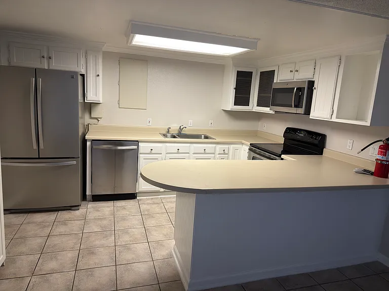 Garrison Cir — Photo 2