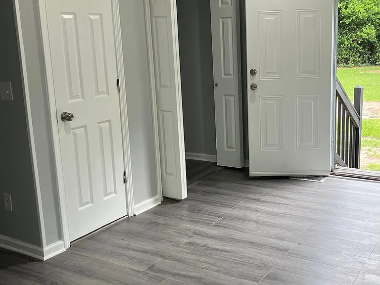 909 C St — Photo 5
