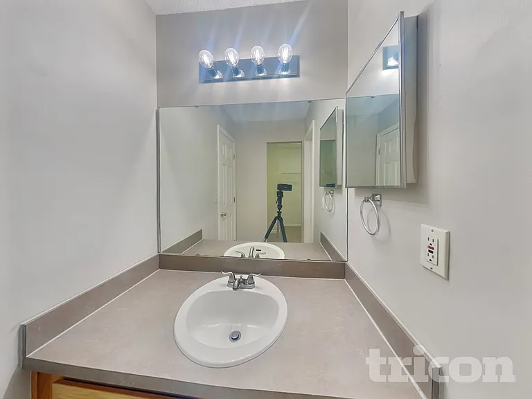 3099 Wavering Ln — Photo 9