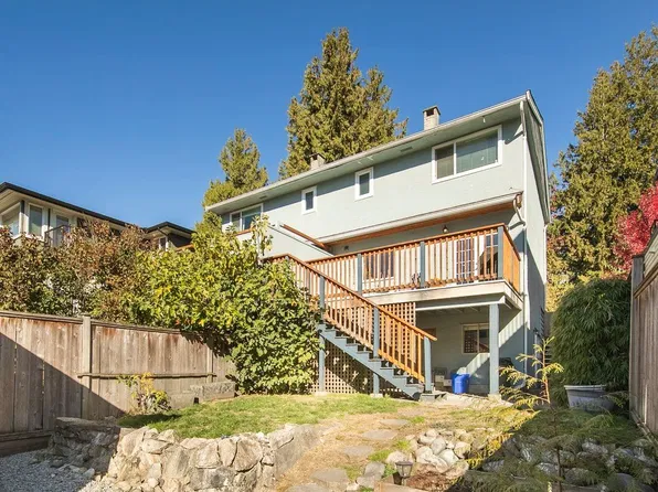 355 E 4th St, North Vancouver, BC V7L 1J3