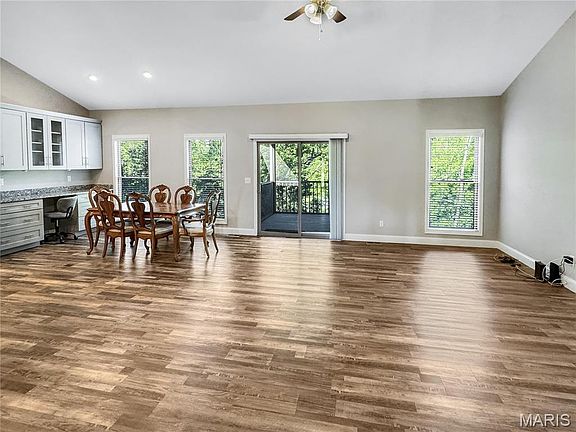 3rd image of 821 Destiny Dr