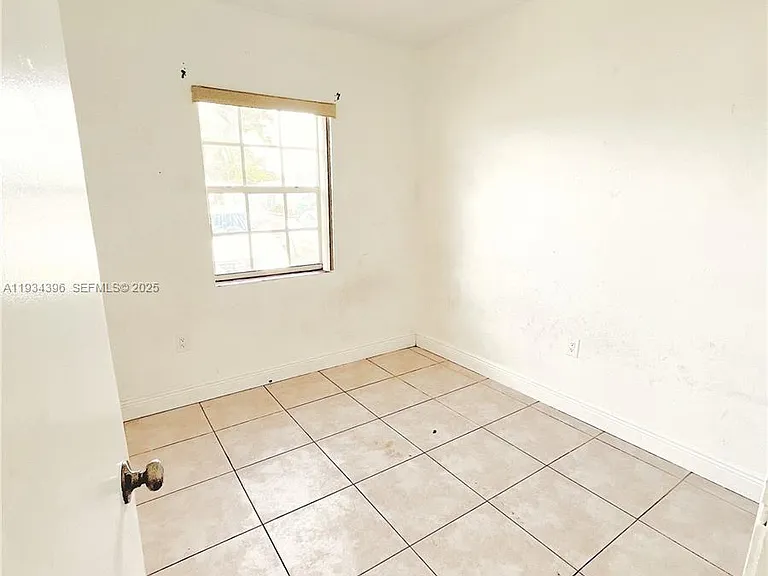 15410 NW 29th Ct — Photo 9