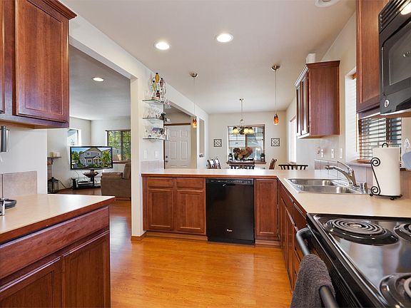 4th image of 4720 145th St NE