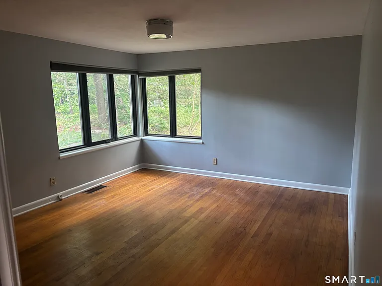 136 Forest Rd — Photo 8