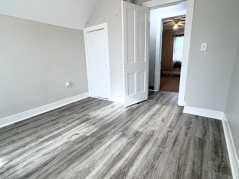 108 N Main St — Photo 17