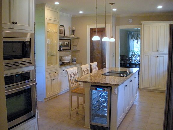 Kitchen / Granite Counters